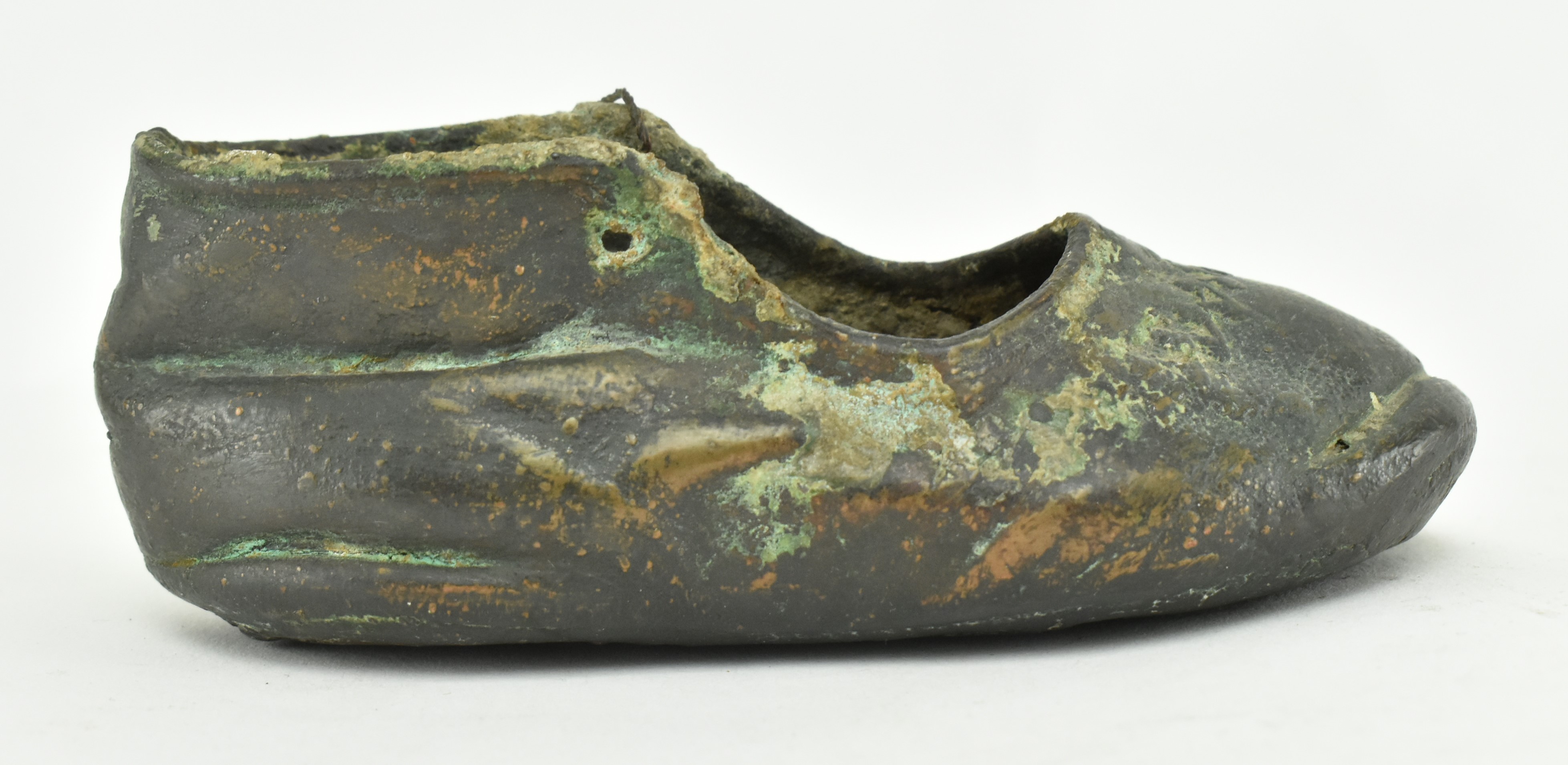 EARLY 20TH CENTURY GERMAN CAST BRONZE CHILD'S SHOE - Image 4 of 7