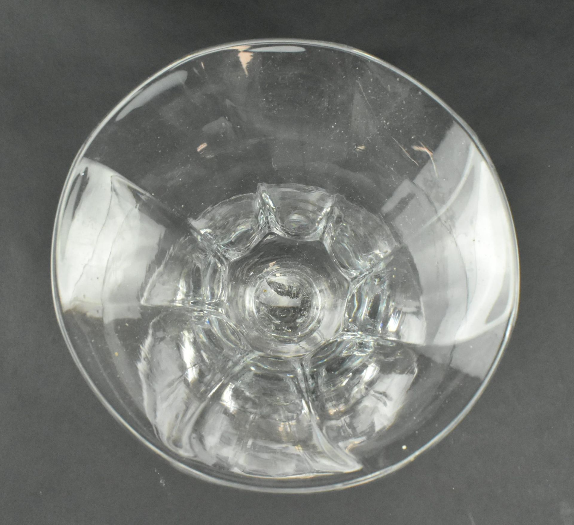 MID 18TH CENTURY MOULDED GLASS SWEETMEAT - Image 4 of 7