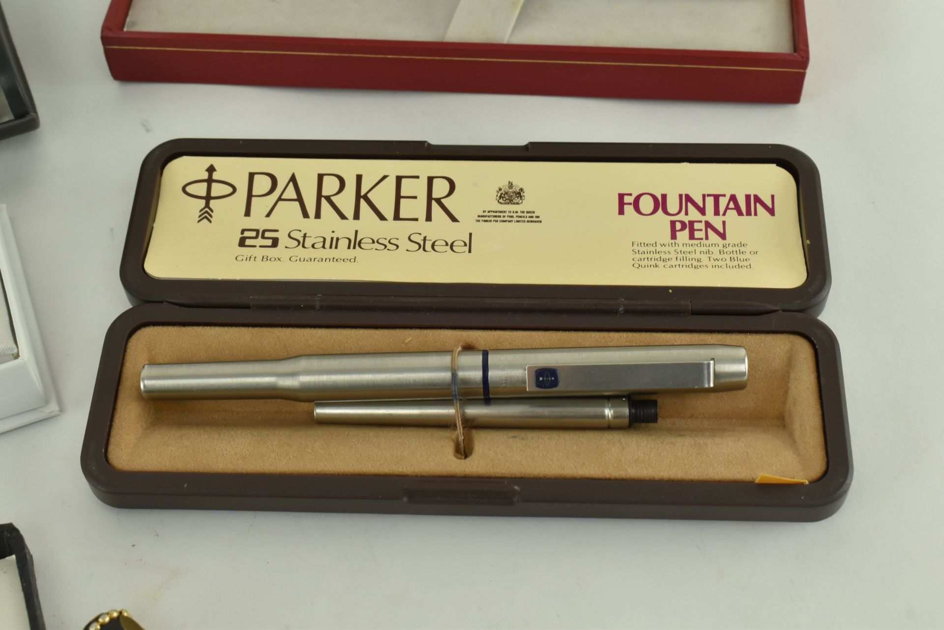 COLLECTION OF VINTAGE FOUNTAIN PENS INCL. PARKER & SHEAFFER - Image 5 of 9
