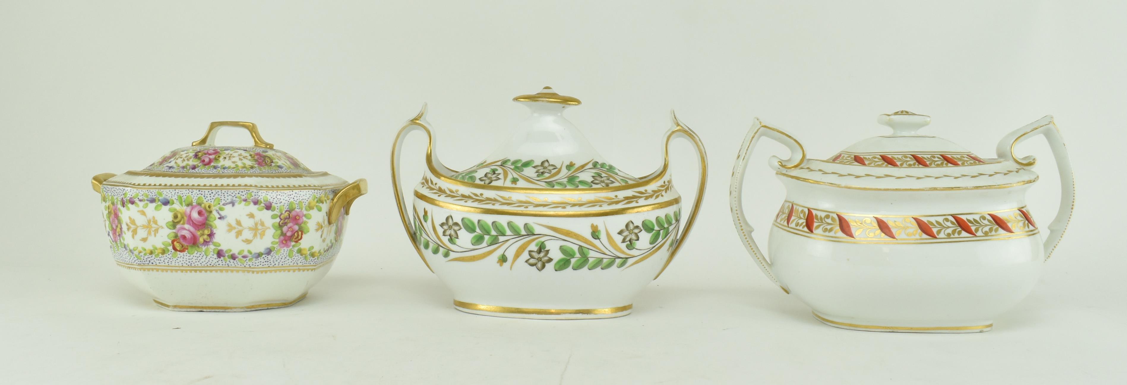 THREE EARLY 19TH CENTURY PORCELAIN SMALL LIDDED SUGAR POTS - Image 2 of 8