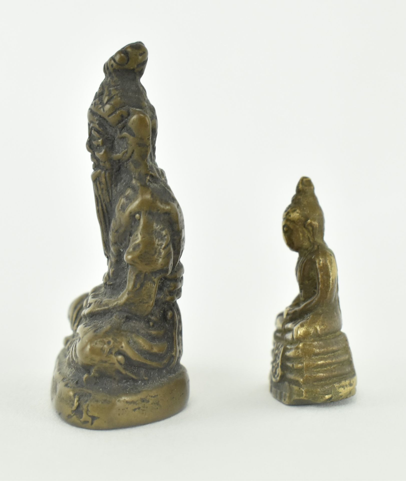 TWO SOUTH EAST ASIAN AMULETS IN LOTUS POSITION - Image 4 of 5