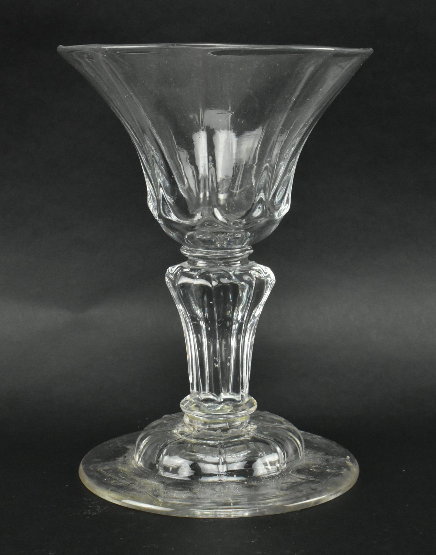 MID 18TH CENTURY MOULDED GLASS SWEETMEAT