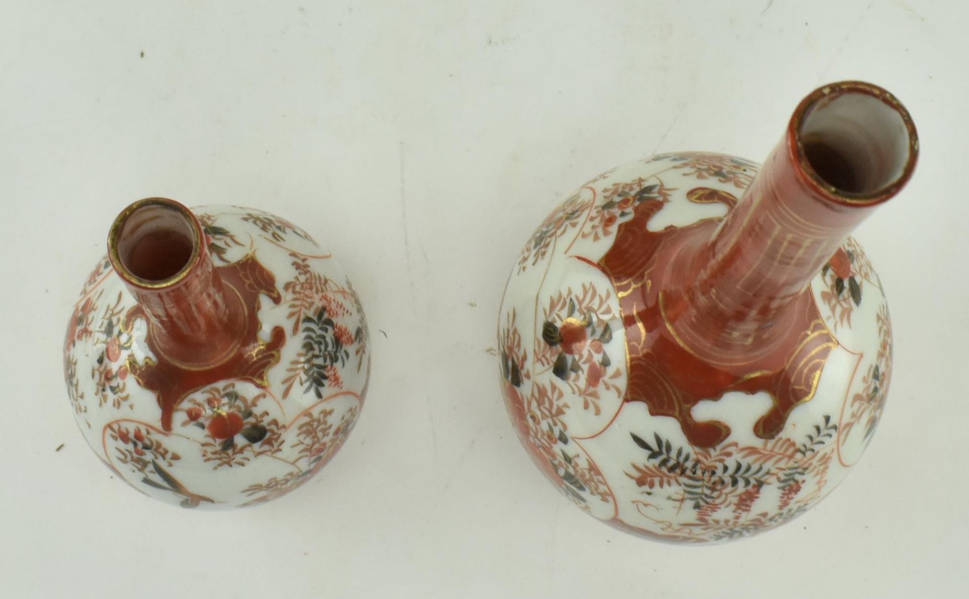 19TH CENTURY IMARI CHARGER & PAIR OF VASES, & TWO OTHERS - Image 7 of 9