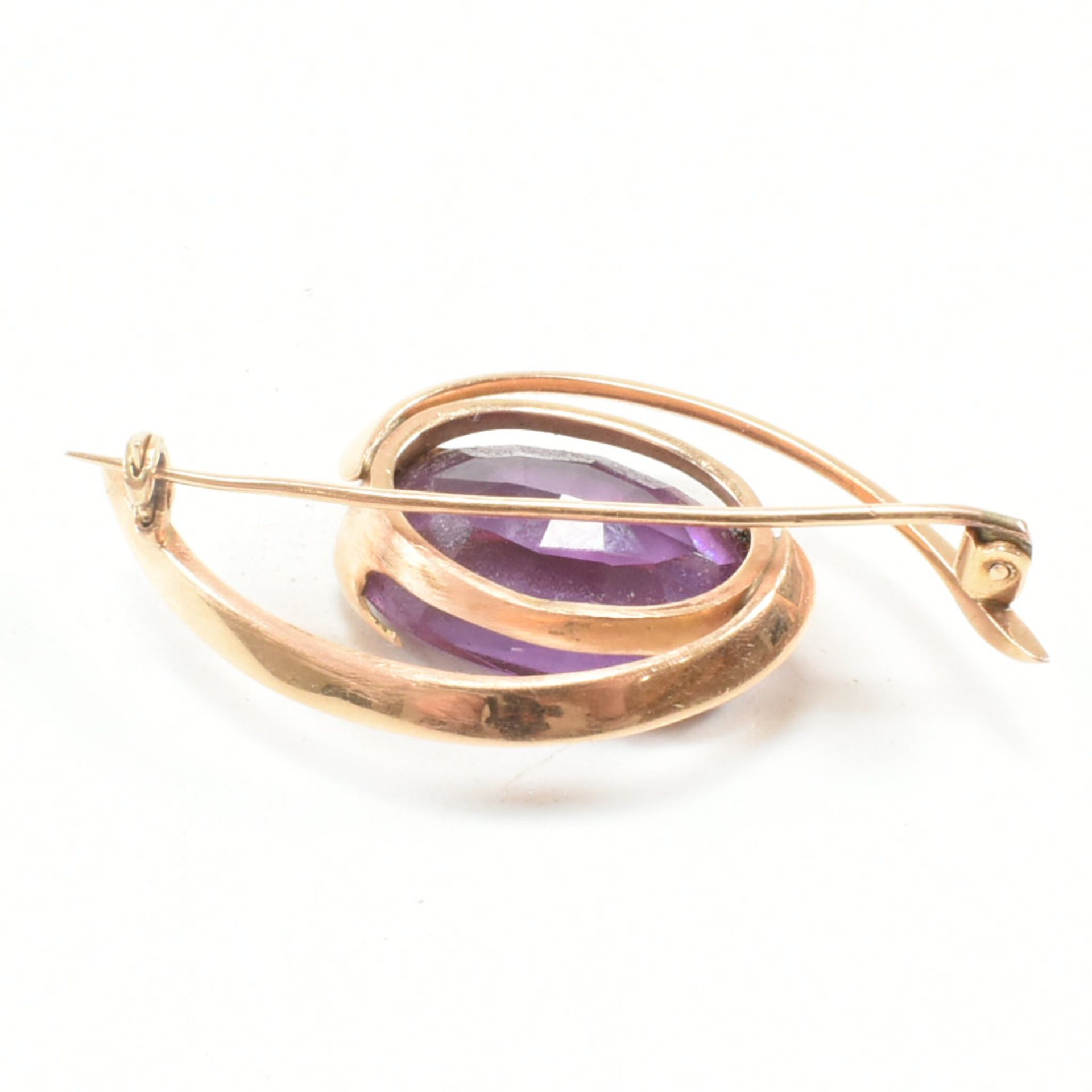 VINTAGE ROSE METAL & SYNTHETIC SAPPHIRE BROOCH PIN - Image 4 of 9