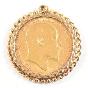 1905 22CT GOLD HALF SOVEREIGN COIN IN HALLMARKED 9CT MOUNT