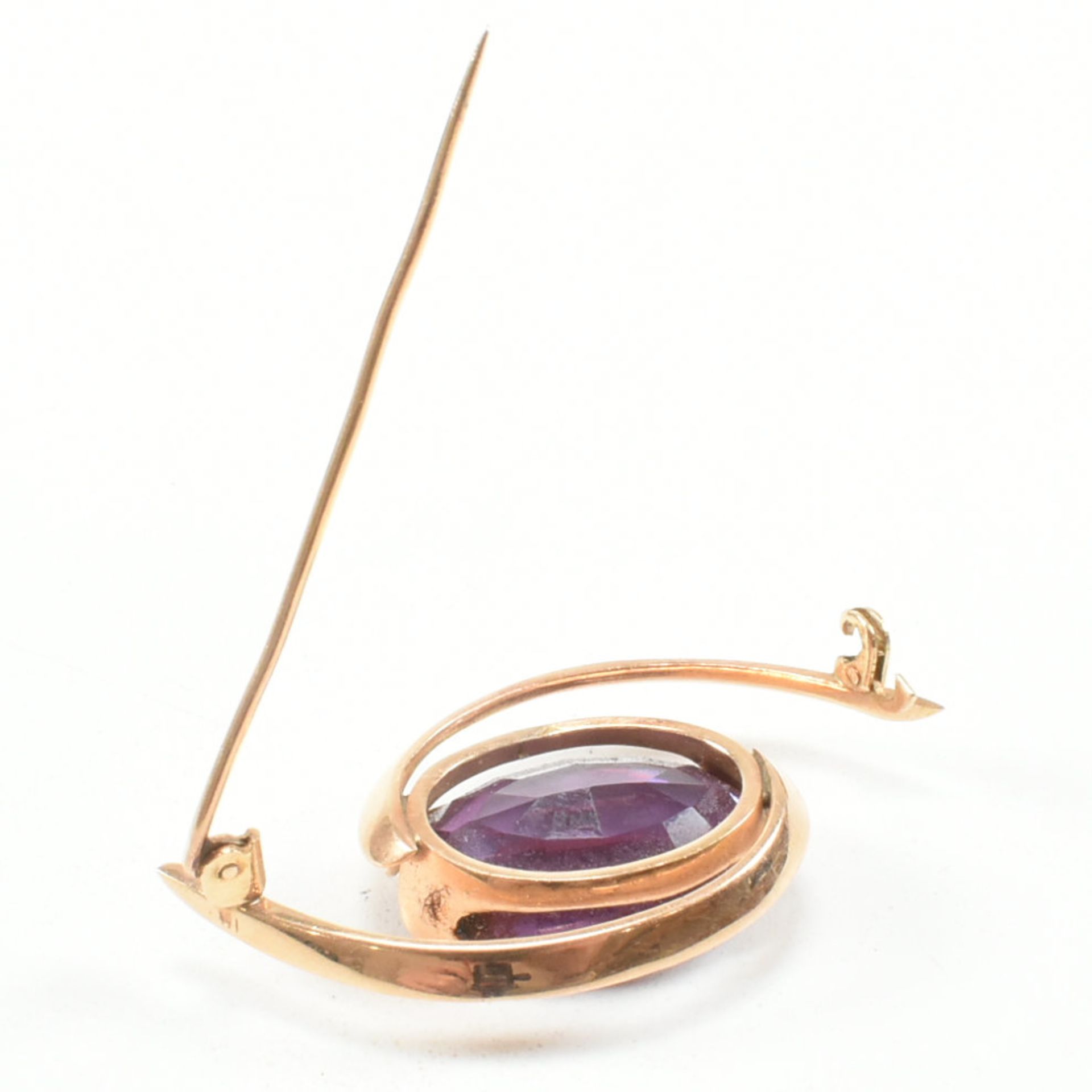 VINTAGE ROSE METAL & SYNTHETIC SAPPHIRE BROOCH PIN - Image 6 of 9