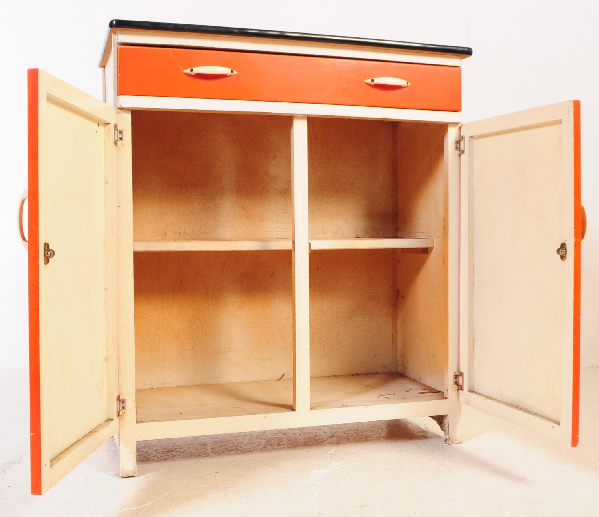 MID 20TH CENTURY FORMICA KITCHEN UNIT - Image 4 of 7