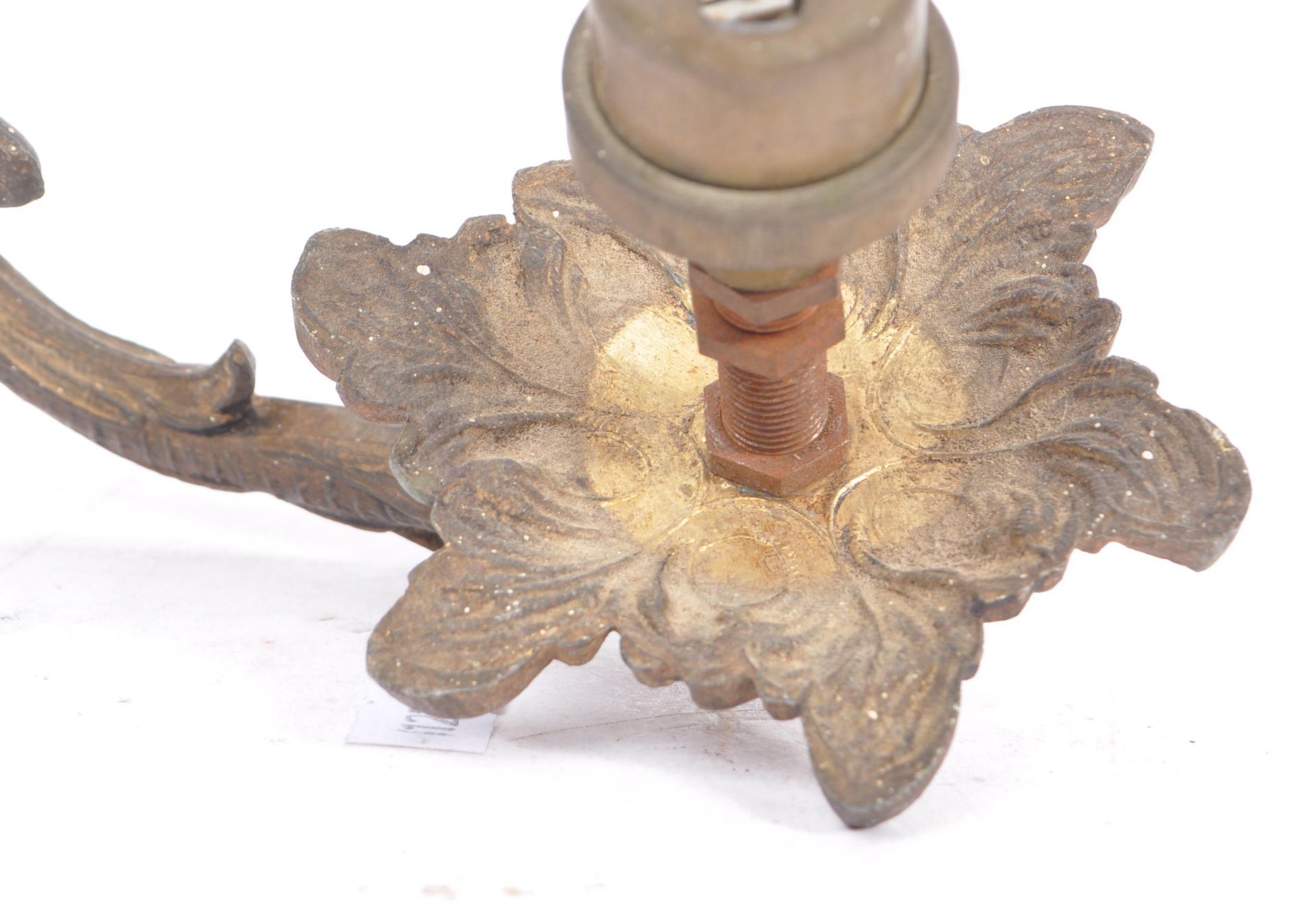 PAIR OF POSSIBLY FRENCH 20TH CENTURY BRASS WALL SCONCES - Bild 5 aus 7