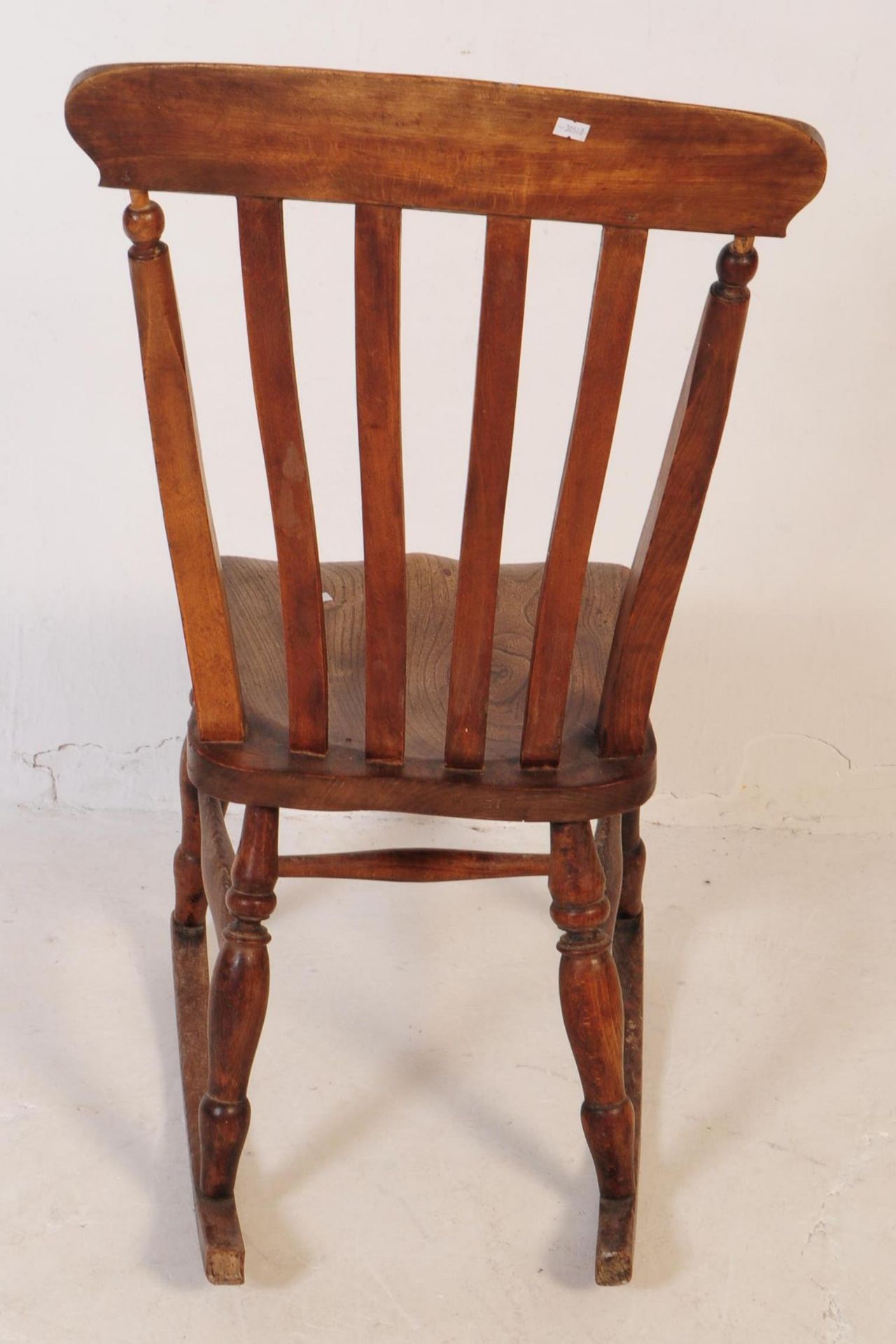 19TH CENTURY VICTORIAN BEECH & ELM WINDSOR ROCKING CHAIR - Image 4 of 4