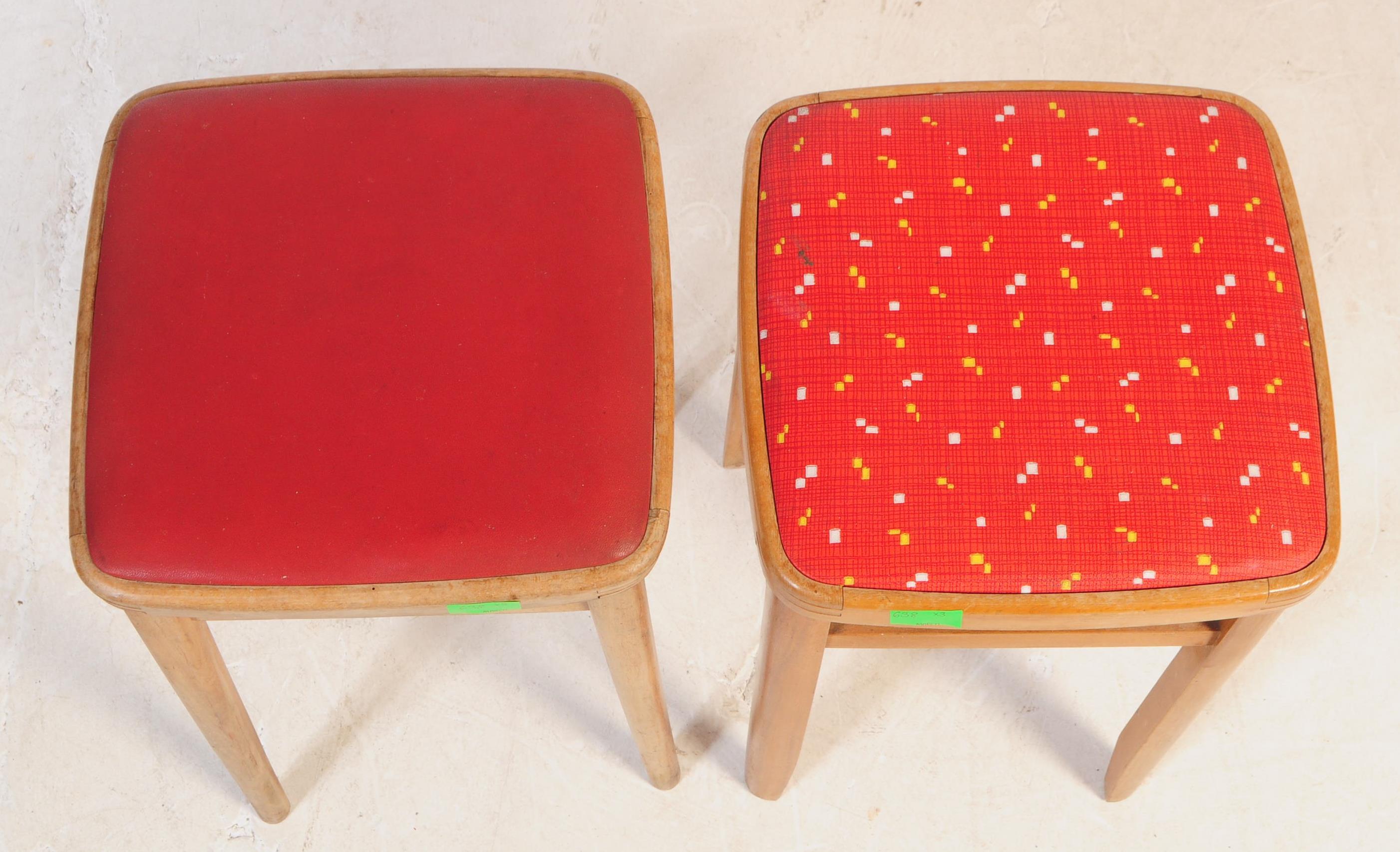 MID 20TH CENTURY FORMICA KITCHEN TABLE AND STOOLS - Image 14 of 18