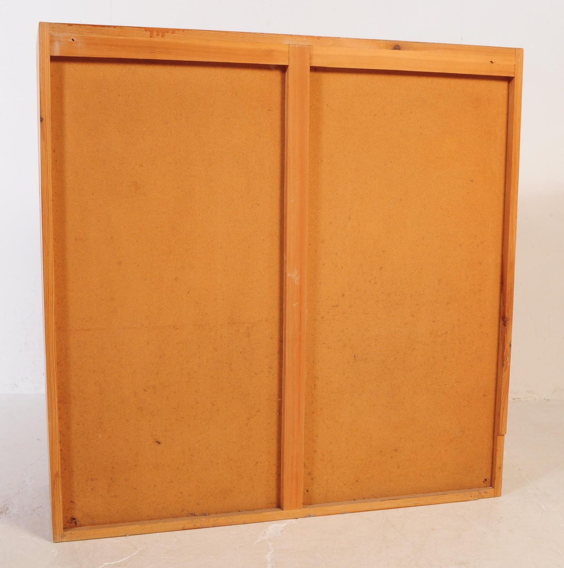 LATER 20TH CENTURY PINE TWO DOOR HOUSEKEEPERS CUPBOARD - Image 6 of 6