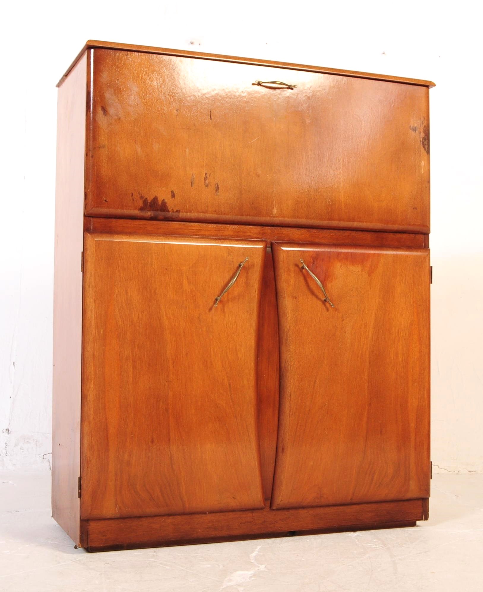 MID 20TH CENTURY WALNUT VENEER COCKTAIL CABINET