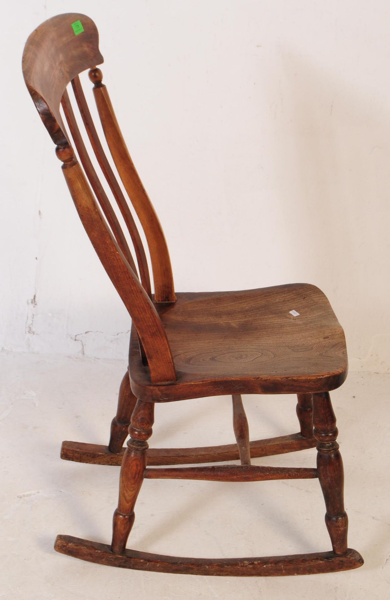 19TH CENTURY VICTORIAN BEECH & ELM WINDSOR ROCKING CHAIR - Image 3 of 4