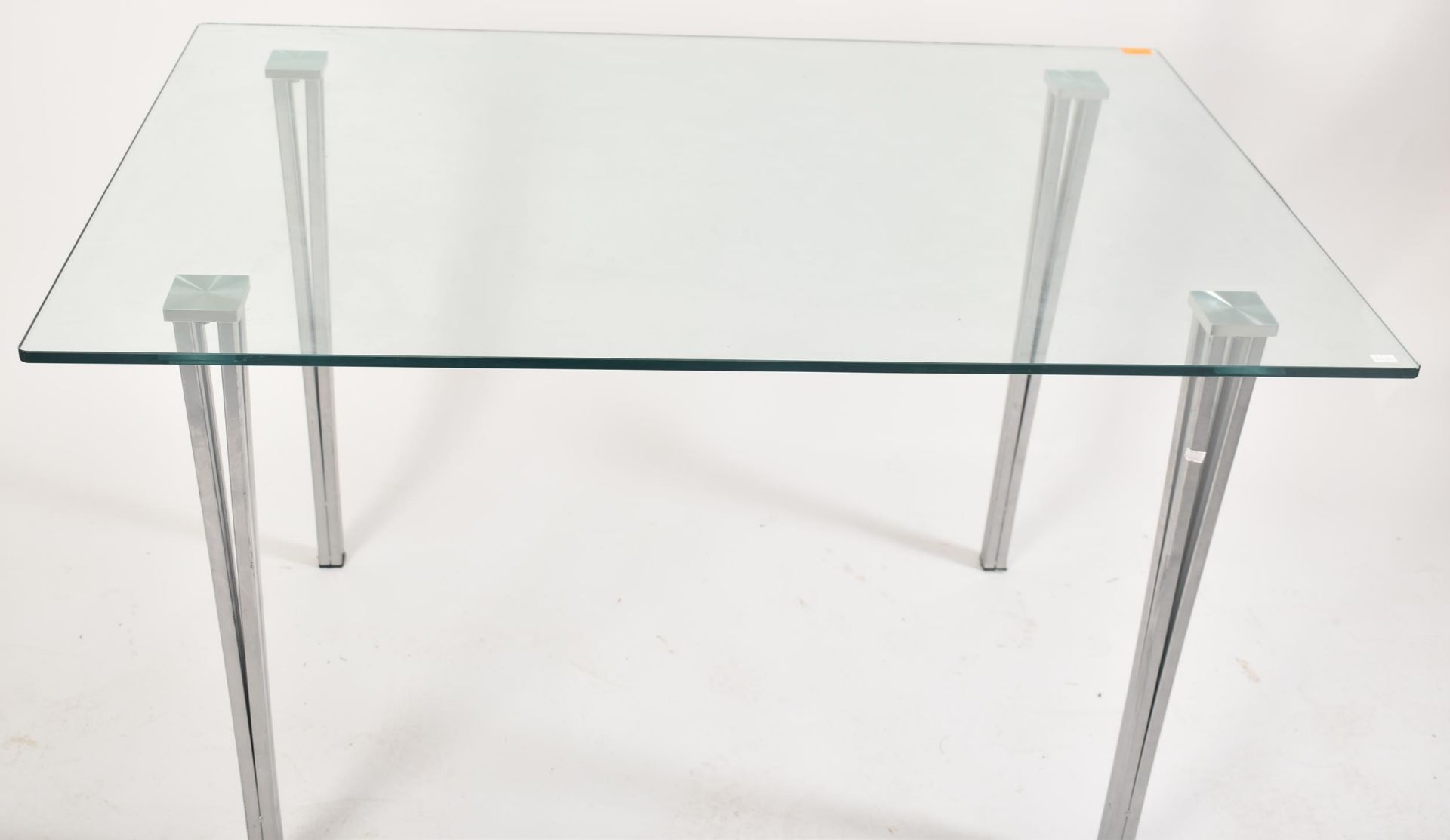 CONTEMPORARY TEMPERED GLASS & CHROME DINING TABLE & CHAIRS - Bild 8 aus 10