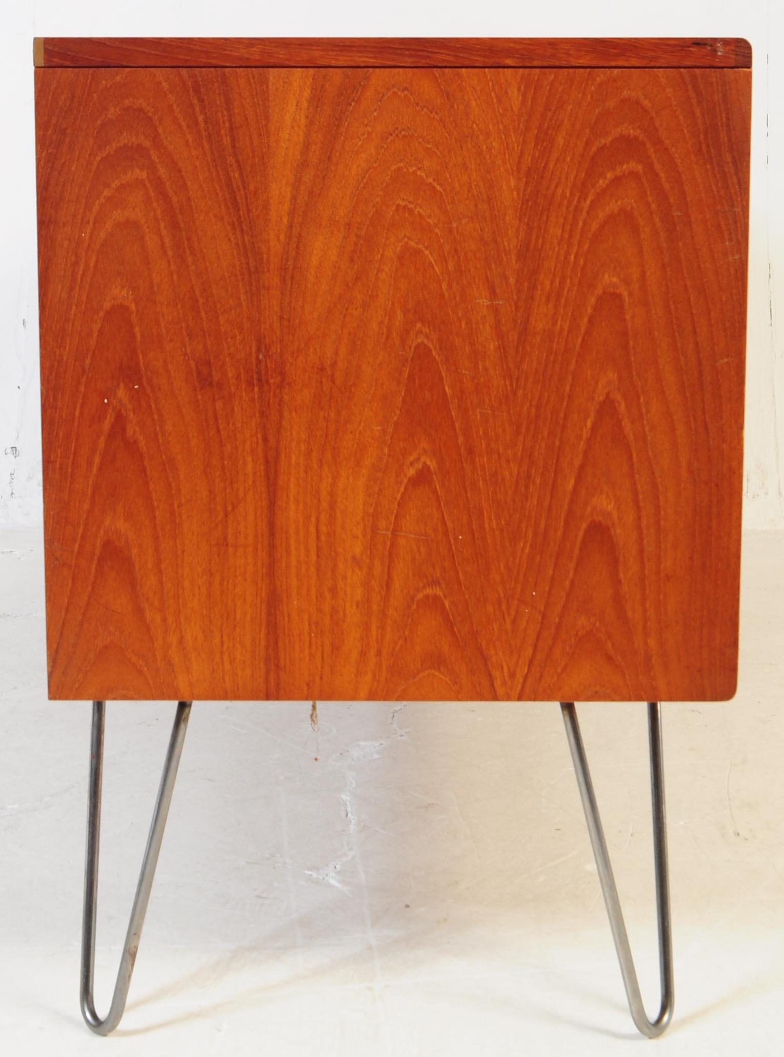 G-PLAN - MID 20TH CENTURY TEAK SIDEBOARD - Image 6 of 7