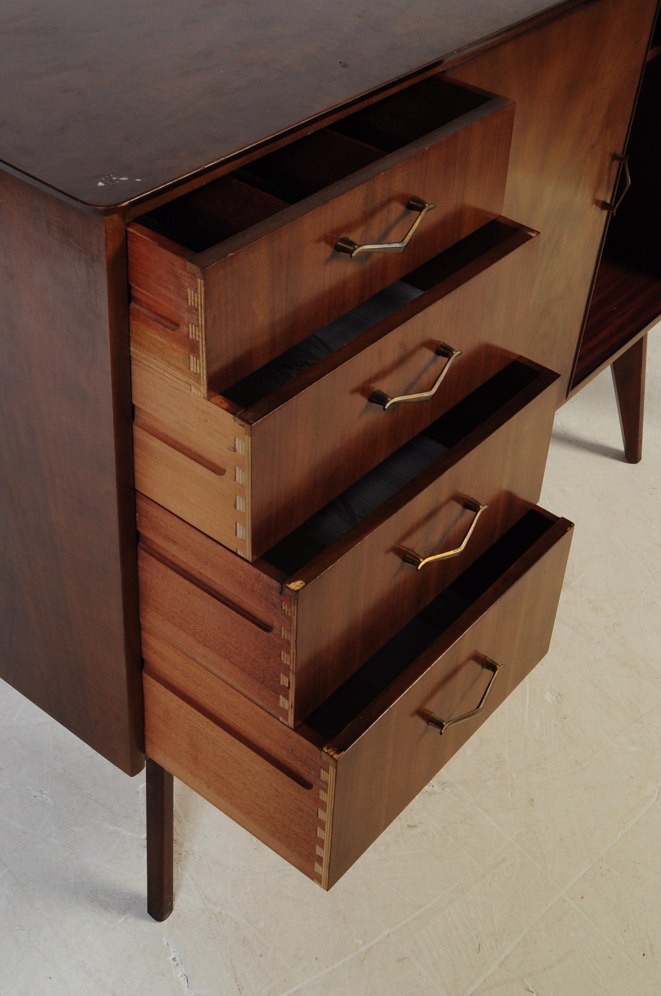 MID 20TH CENTURY WALNUT VENEER SIDEBOARD - Image 4 of 14