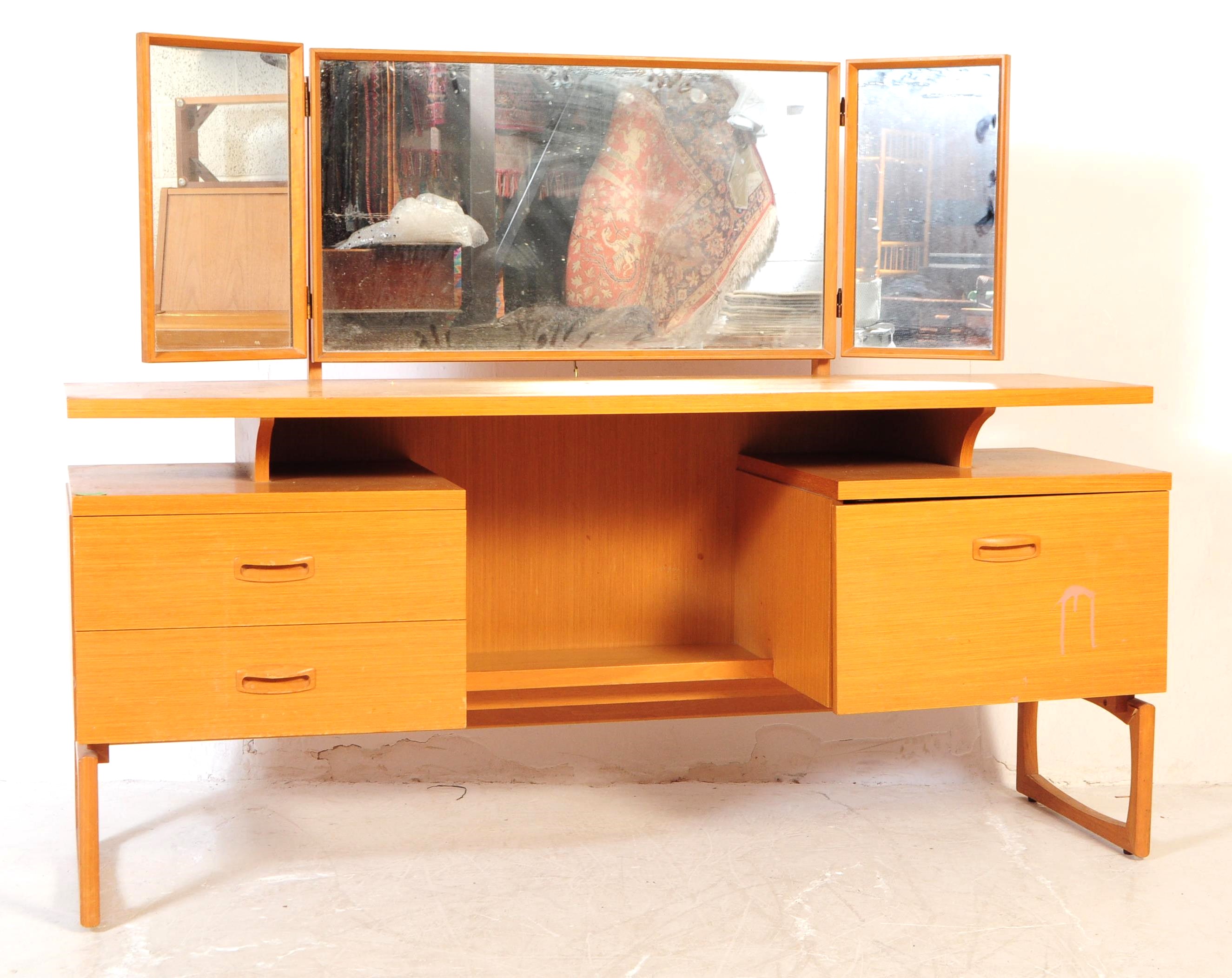 MID 20TH CENTURY GPLAN E.GOMME DRESSING TABLE