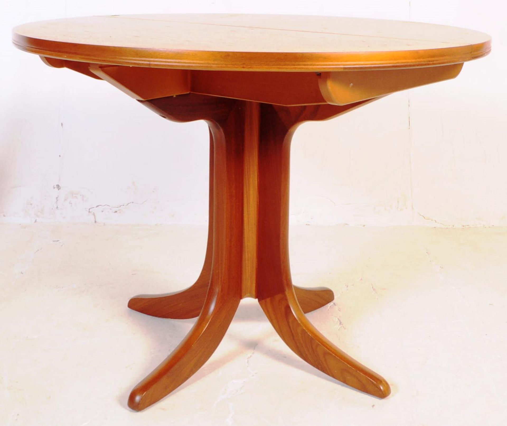 G PLAN / PARKER KNOLL - TEAK DINING TABLE WITH SIX CHAIRS - Bild 3 aus 12
