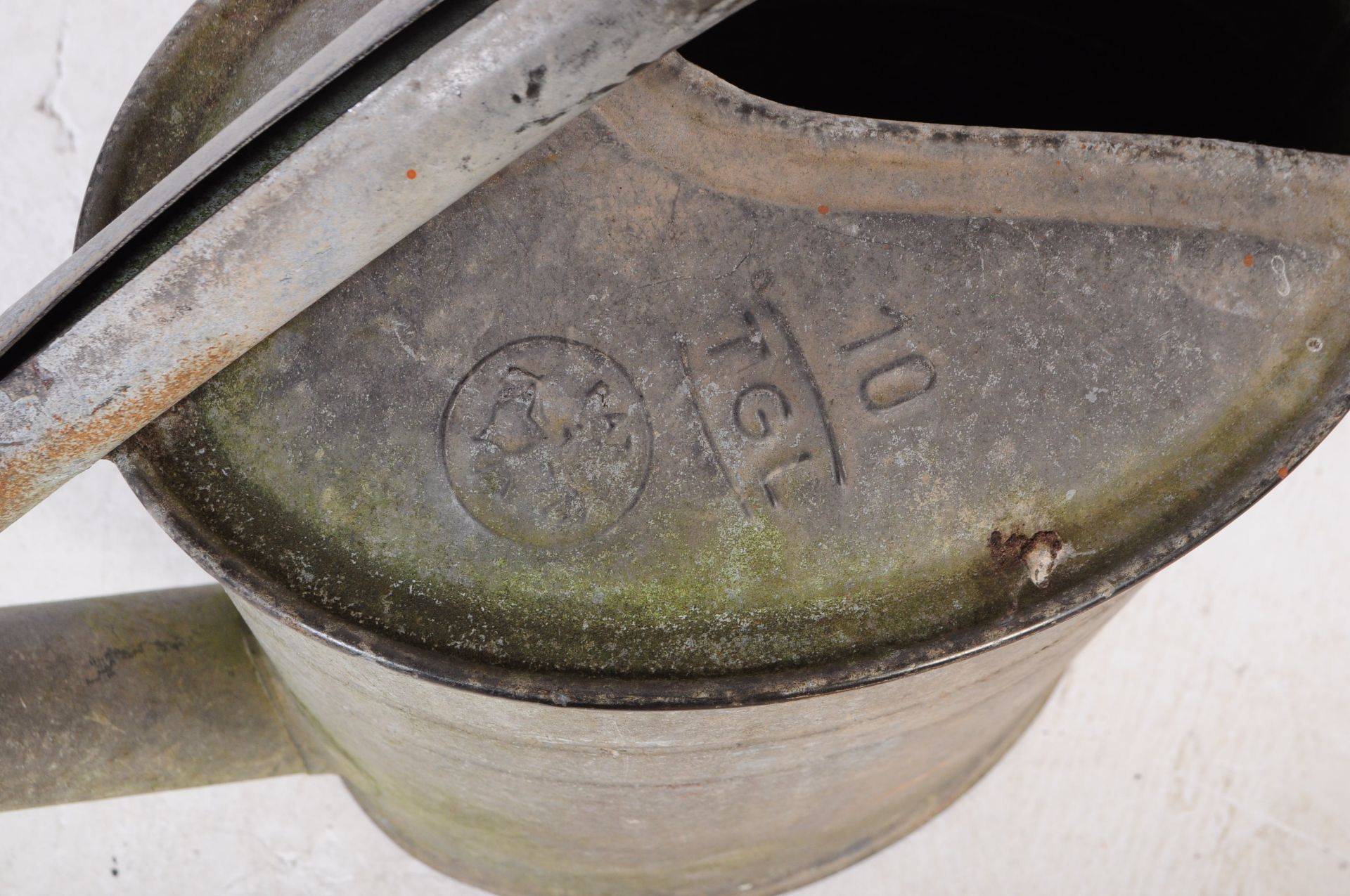 FIVE MID CENTURY GALVANISED BATH PLANTER & WATERING CANS - Image 7 of 22