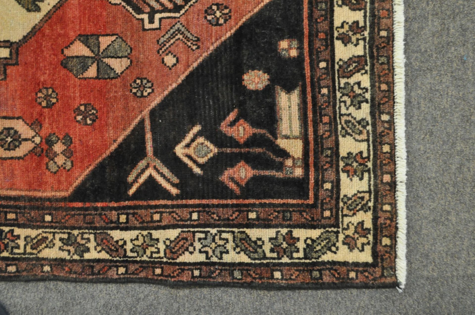 NORTH WEST PERSIAN HERIZ RUNNER RUG - Image 3 of 5