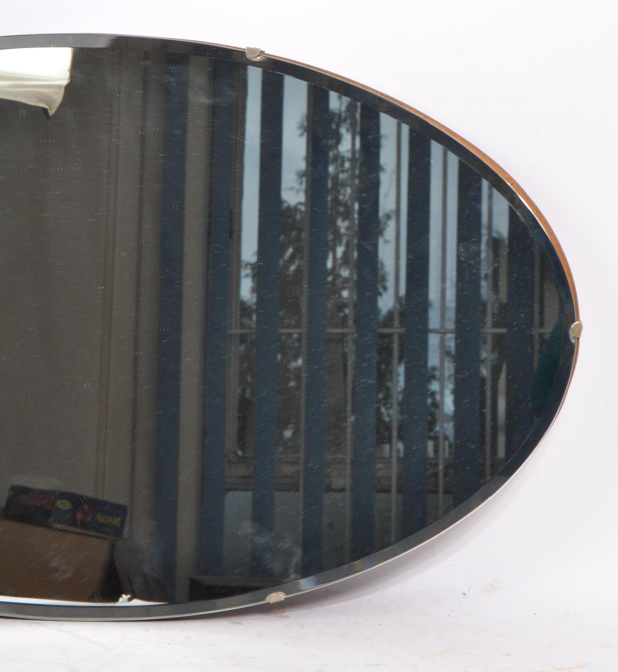1940S MID CENTURY WALL HANGING BEVELLED EDGE OVAL MIRROR - Image 3 of 4