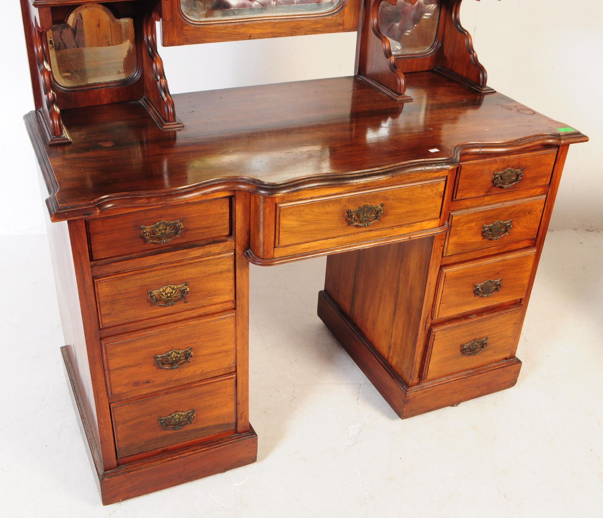 VICTORIAN 19TH CENTURY MAHOGANY DRESSING TABLE - Bild 3 aus 12