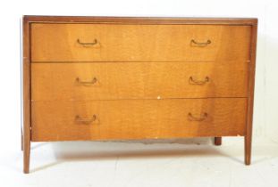 MID 20TH CENTURY OAK CHEST OF DRAWERS