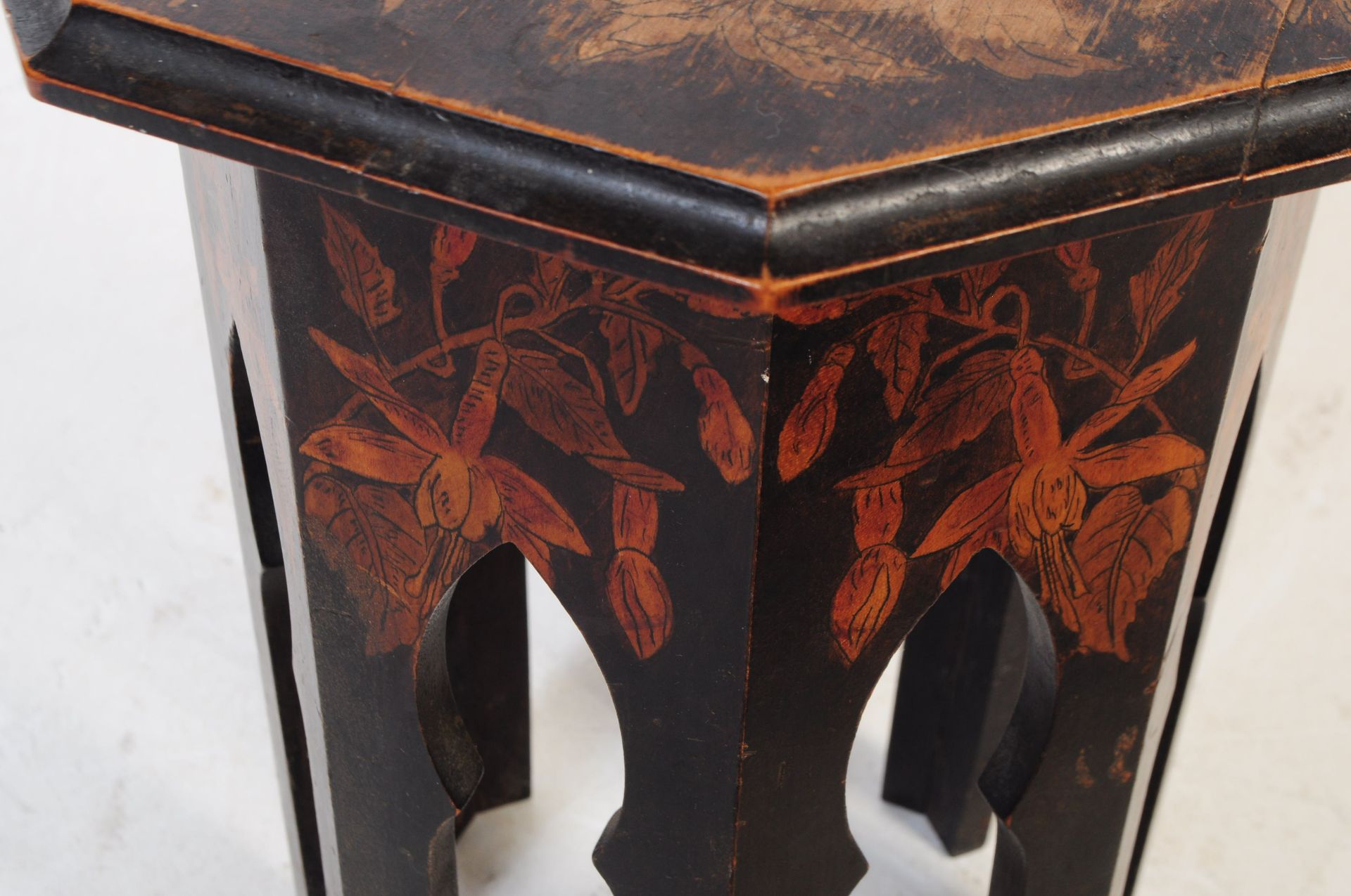 20TH CENTURY LIBERTY STYLE INLAID POKERWORK MOORISH STOOL - Image 8 of 8