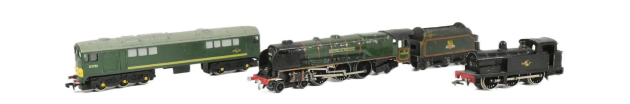 THREE VINTAGE HORNBY DUBLO OO GAUGE MODEL RAILWAY LOCOMOTIVES