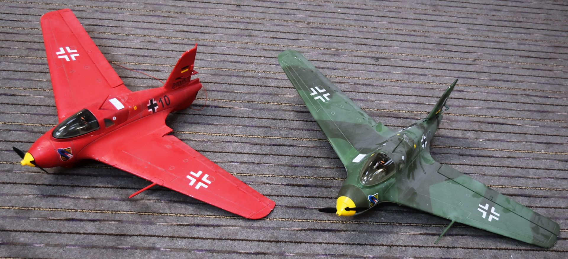 MESSERSCHMITT ME 163 KOMET - X2 RC MODEL PLANES