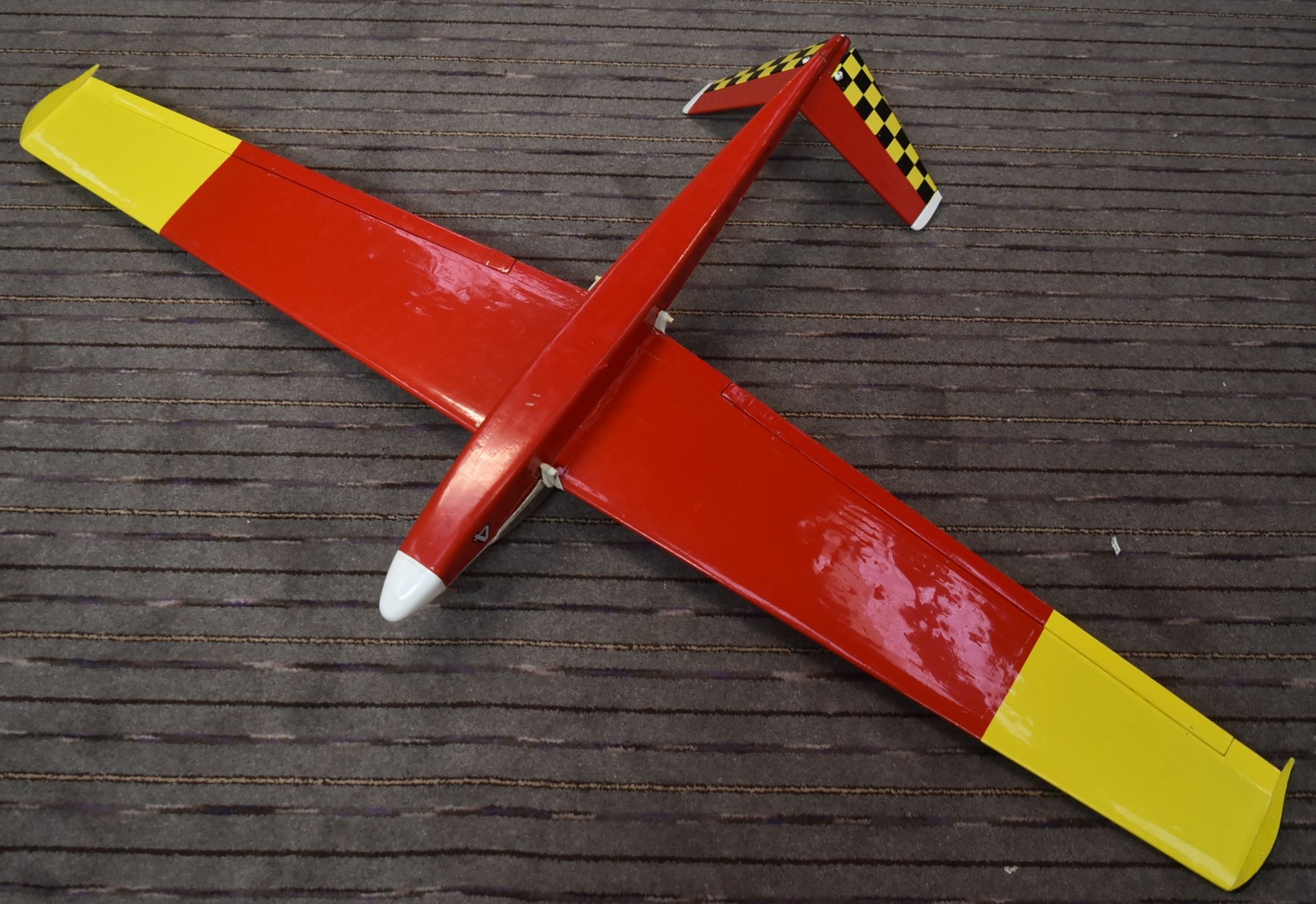 RC RADIO CONTROLLED MODEL PLANE - Image 7 of 7