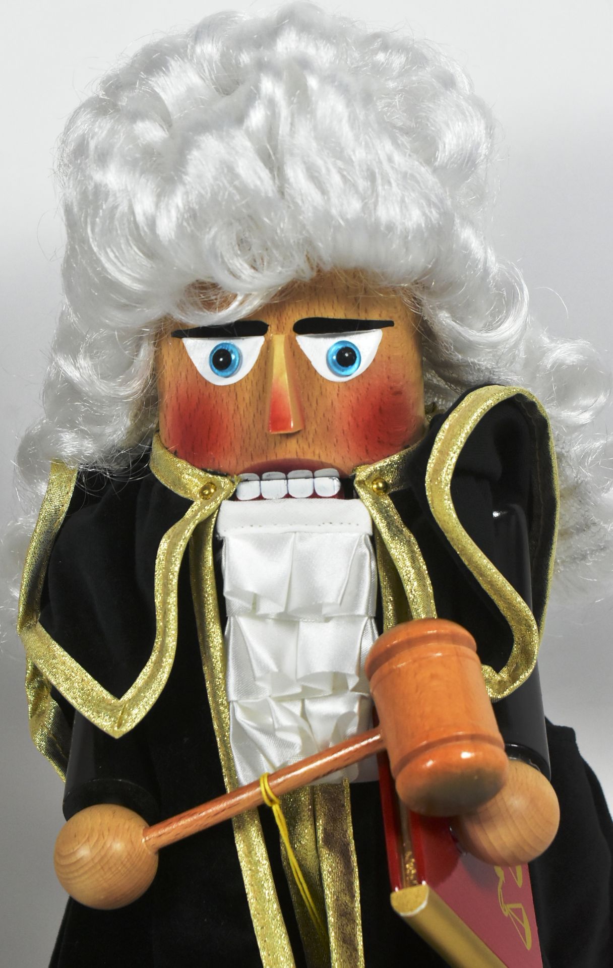 STEINBACH NUTCRACKER - JUDGE - 17" SCALE GERMAN NUTCRACKER FIGURE - Image 5 of 5