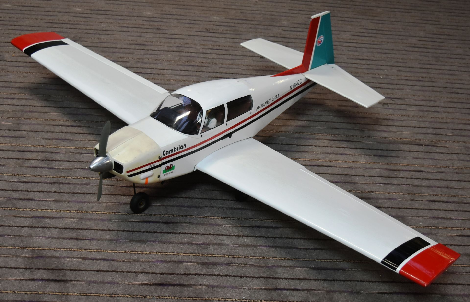 MOONEY 201 - RADIO CONTROL MODEL PLANE