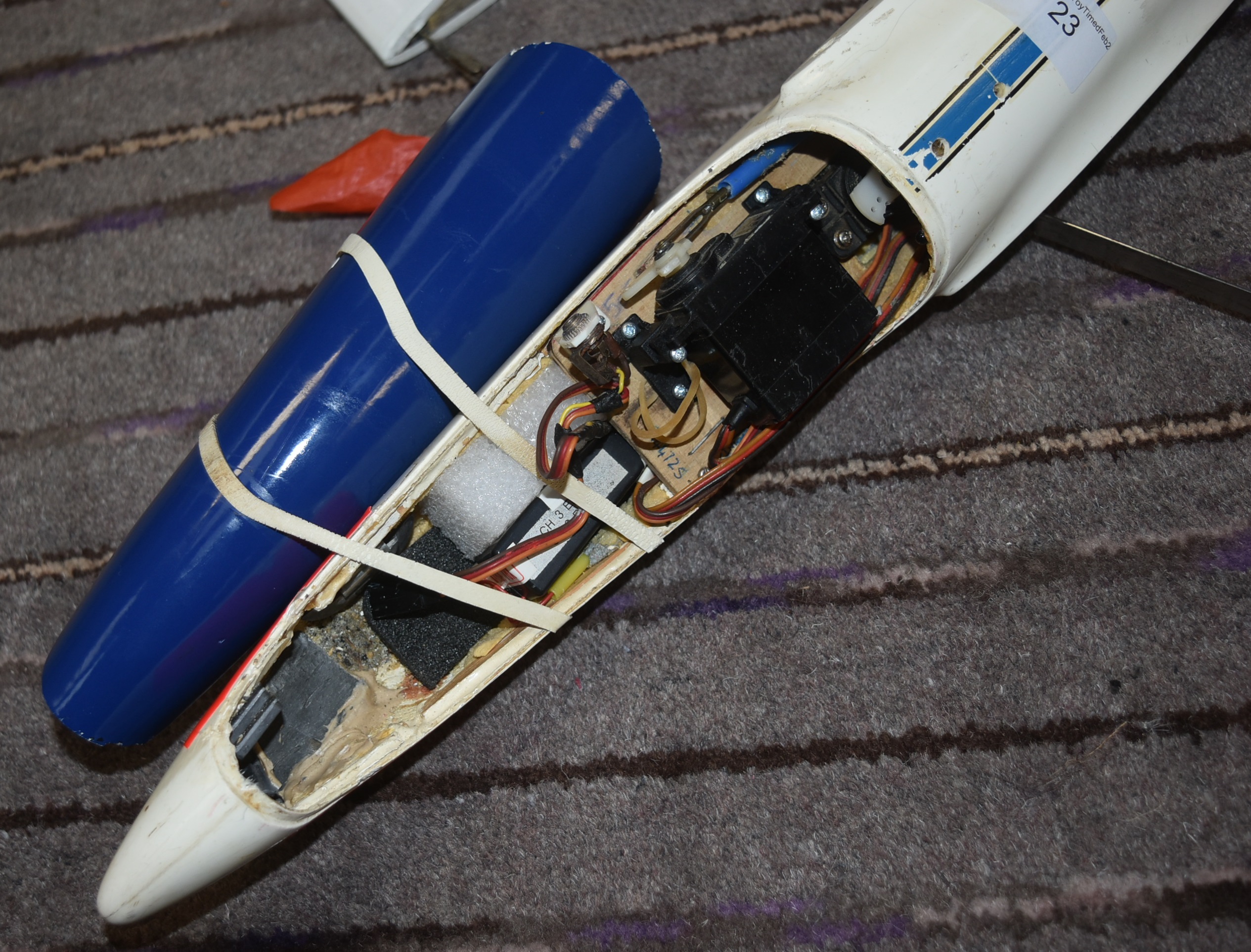 RC RADIO CONTROLLED MODEL PLANE - Image 5 of 5