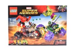 LEGO - MARVEL - 76078 - HULK VS RED HULK