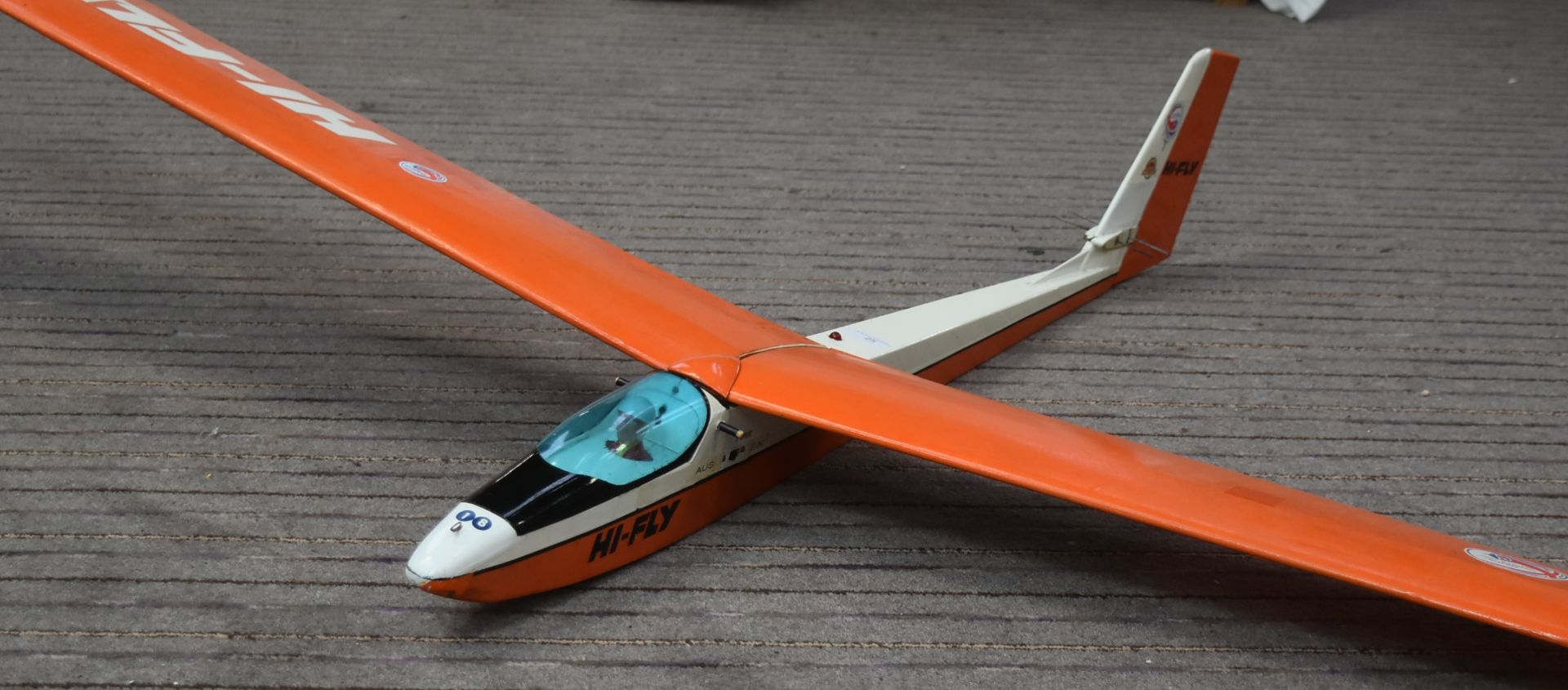 HI-FLY RC RADIO CONTROLLED MODEL GLIDER - Image 2 of 4