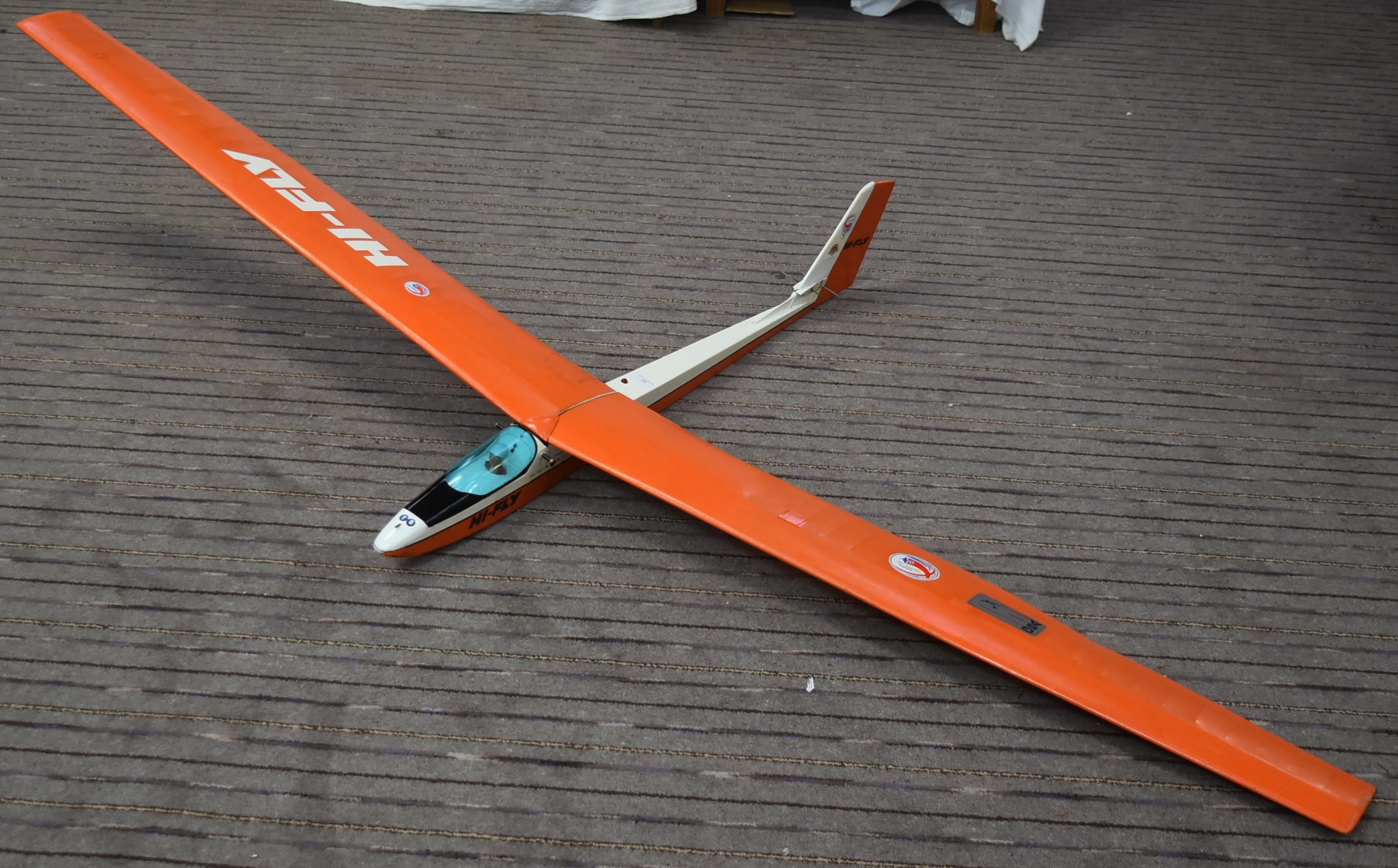 HI-FLY RC RADIO CONTROLLED MODEL GLIDER