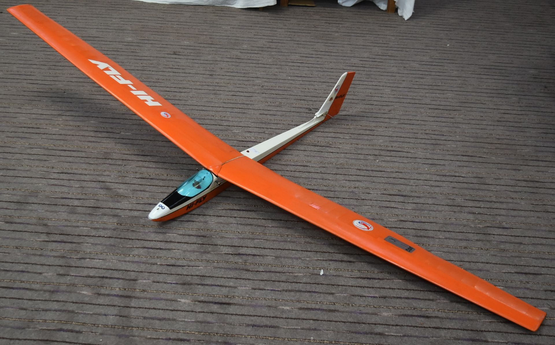 HI-FLY RC RADIO CONTROLLED MODEL GLIDER