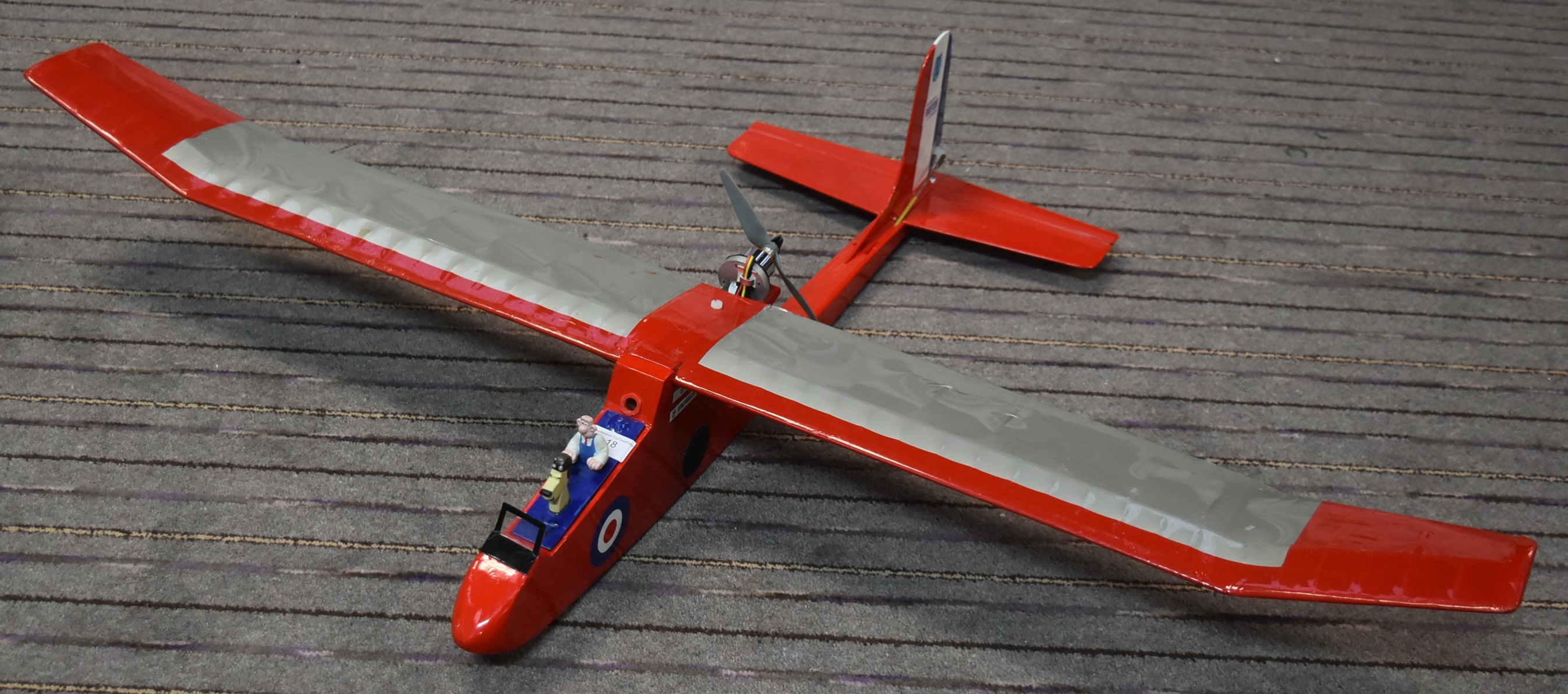 RC RADIO CONTROLLED MODEL PLANE