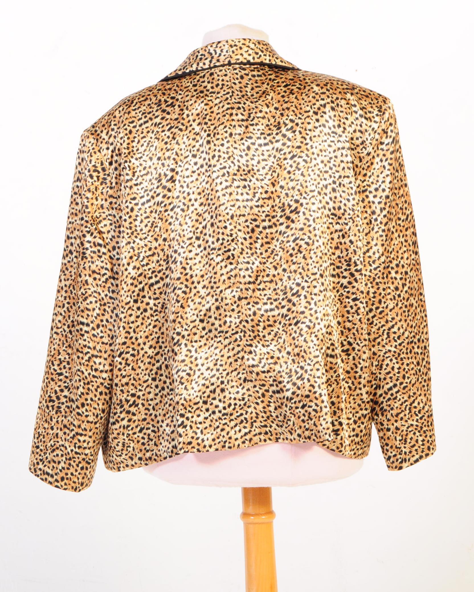 VINTAGE JAEGER SILK LEOPARD PRINT BLAZER - Image 3 of 7