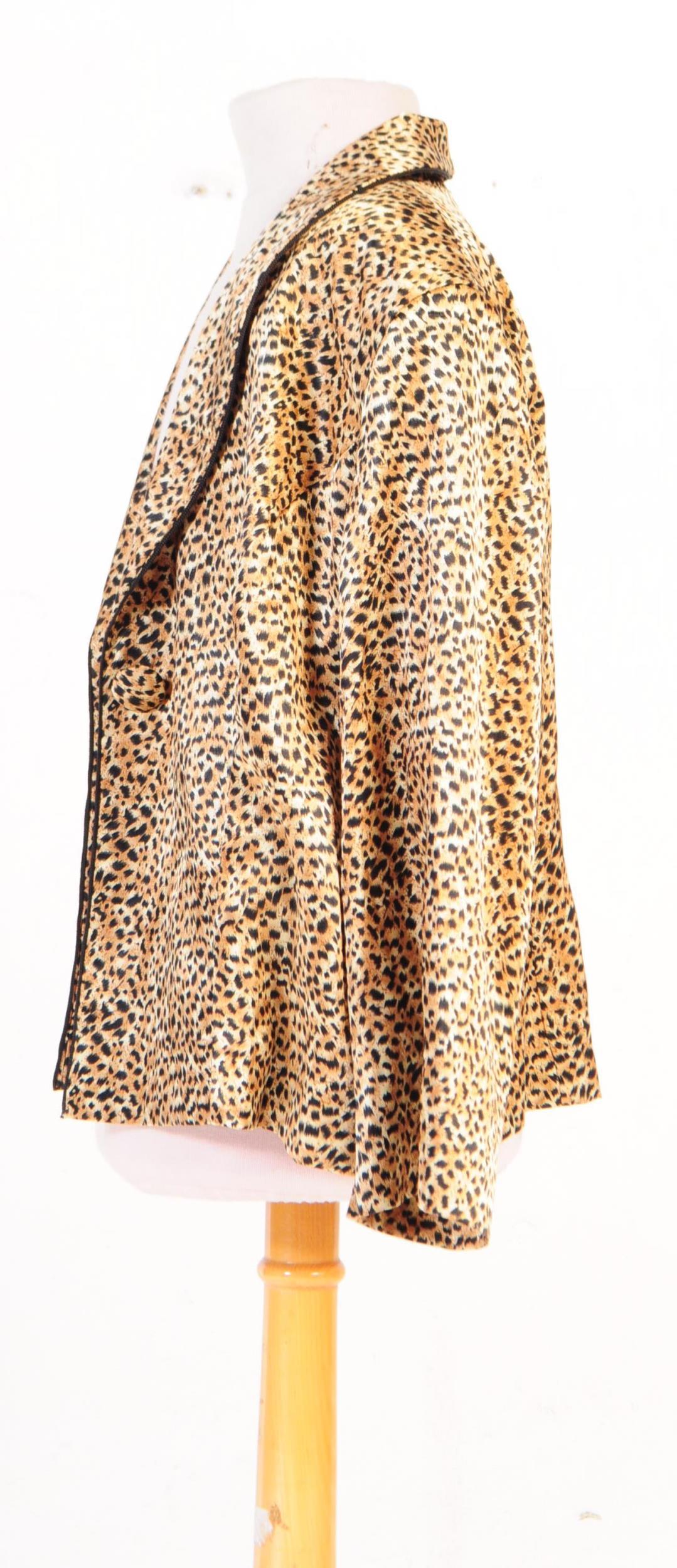 VINTAGE JAEGER SILK LEOPARD PRINT BLAZER - Image 4 of 7