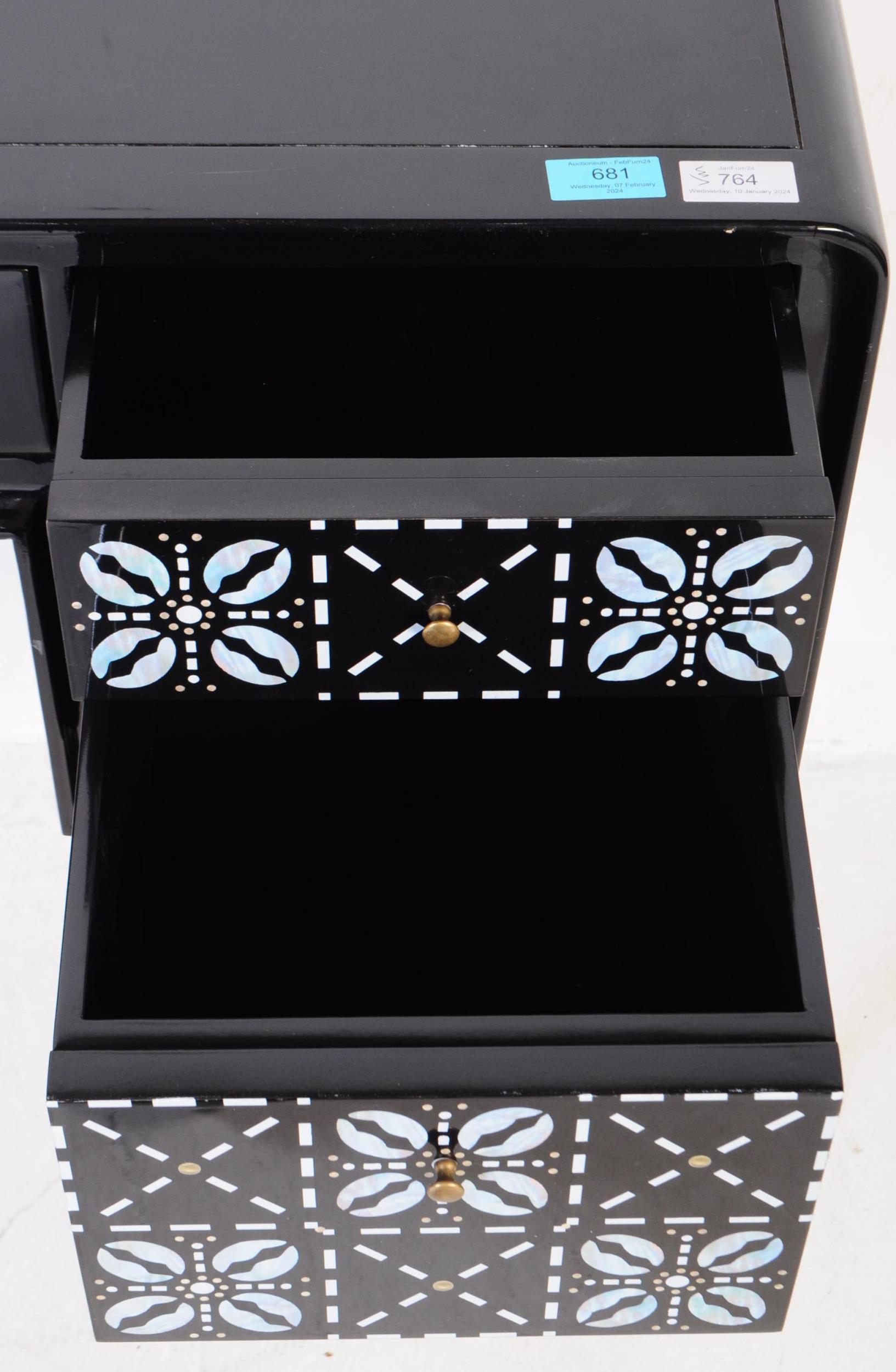 TRACEY BOYD BLACK LACQUERED DRESSING TABLE - Image 4 of 7