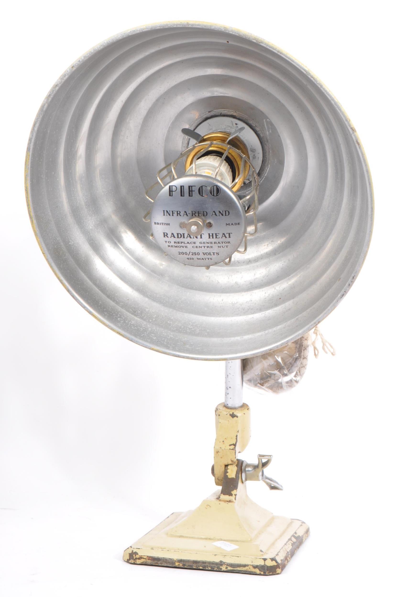MID 20TH CENTURY PIFCO HEAT LIGHT CONVERTED TABLE LAMP - Image 2 of 8