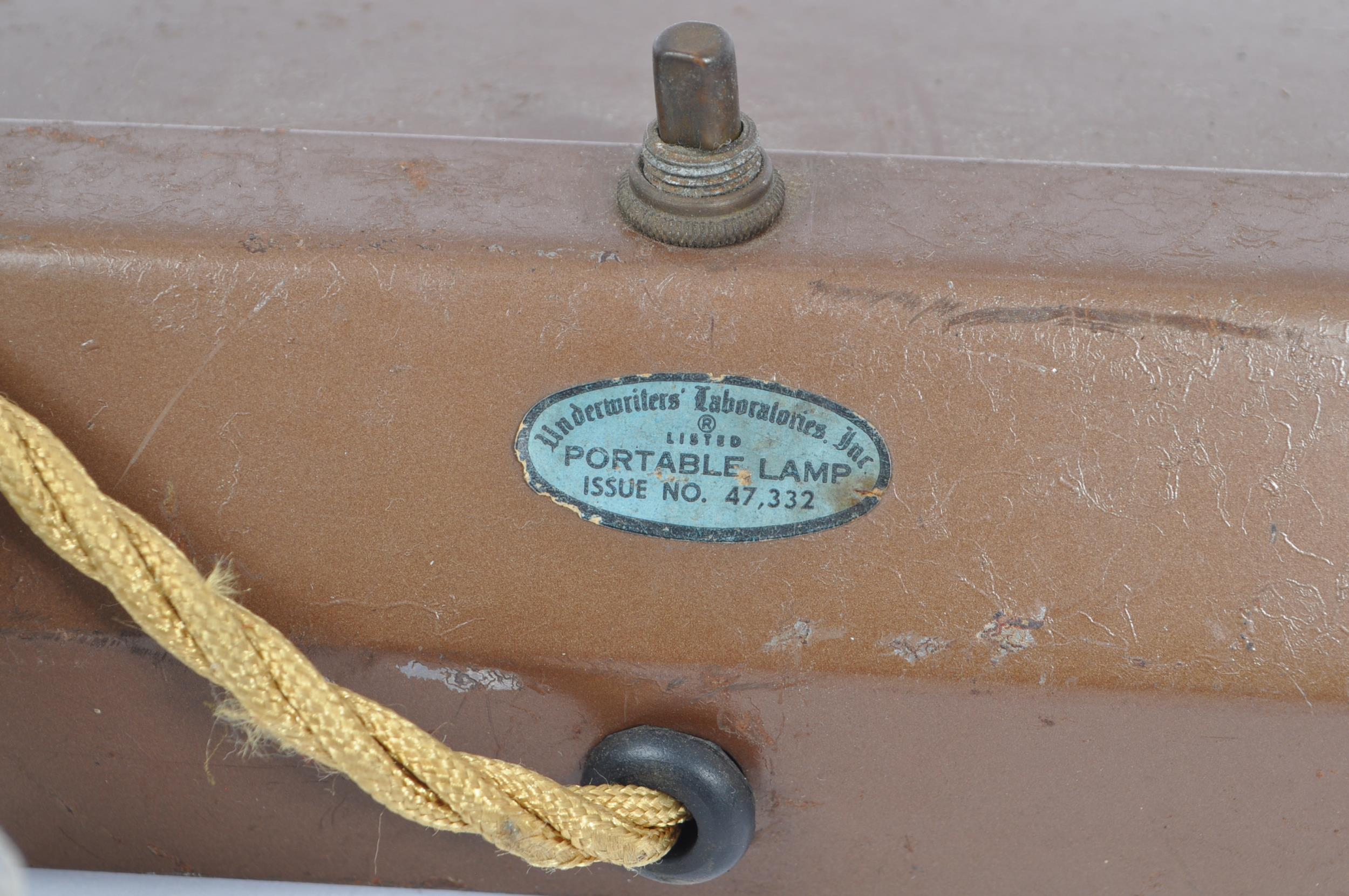 1950S STAINLESS STEEL UNDERWRITERS LABORATORIES LAMP - Image 4 of 6