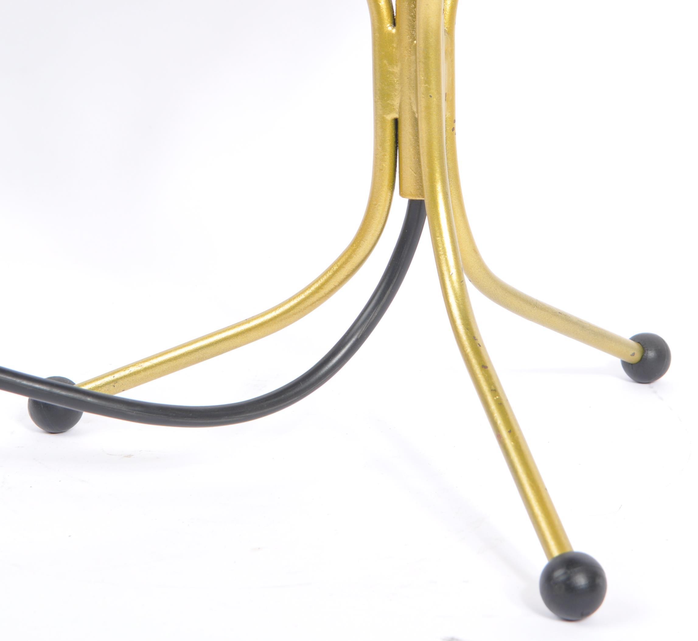 LATER 20TH CENTURY BRASS TRIPOD TABLE LAMP - Image 5 of 5