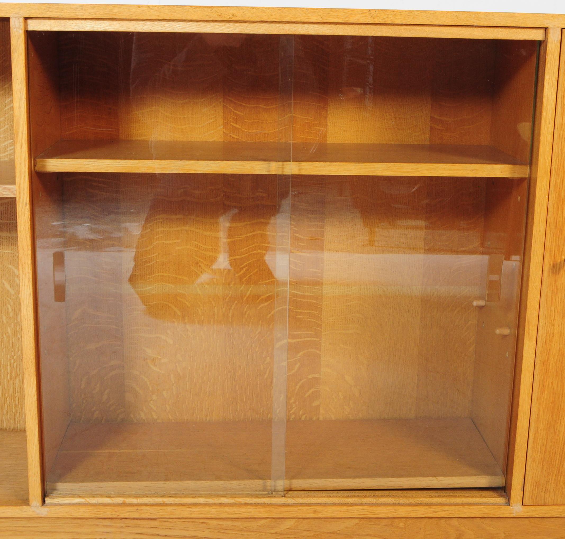 VINTAGE MID 20TH CENTURY OAK DISPLAY WALL UNIT / BOOKCASE - Image 3 of 6