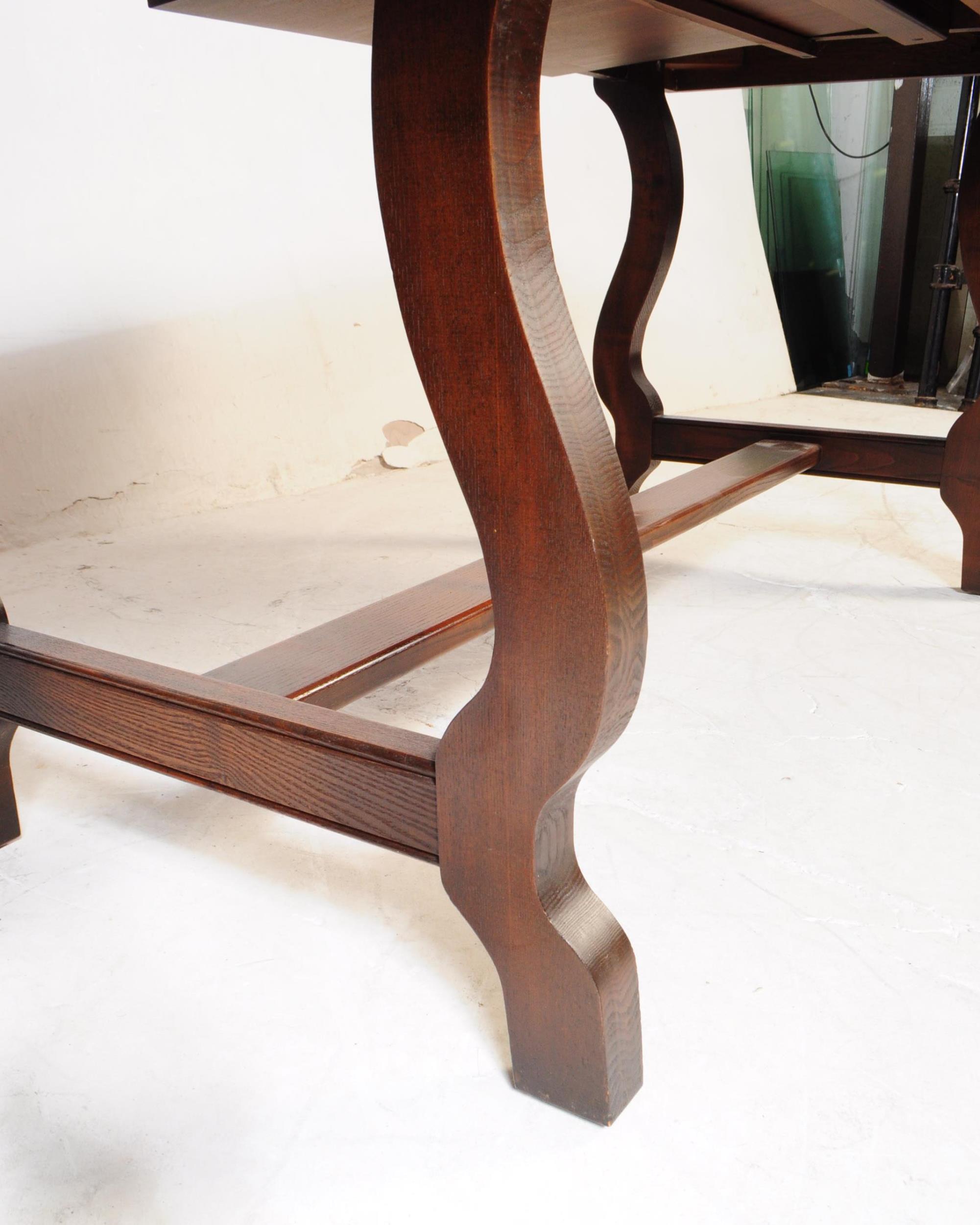 1970S YOUNGER EXTENDING DINING TABLE WITH EIGHT MATCHING CHAIRS - Image 4 of 5