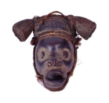 20TH CENTURY VINTAGE AFRICAN PENDE MASK