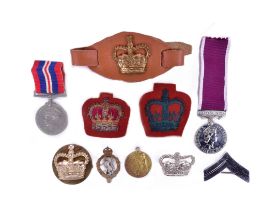 COLLECTION OF ASSORTED MILITARY BADGES & MEDALS