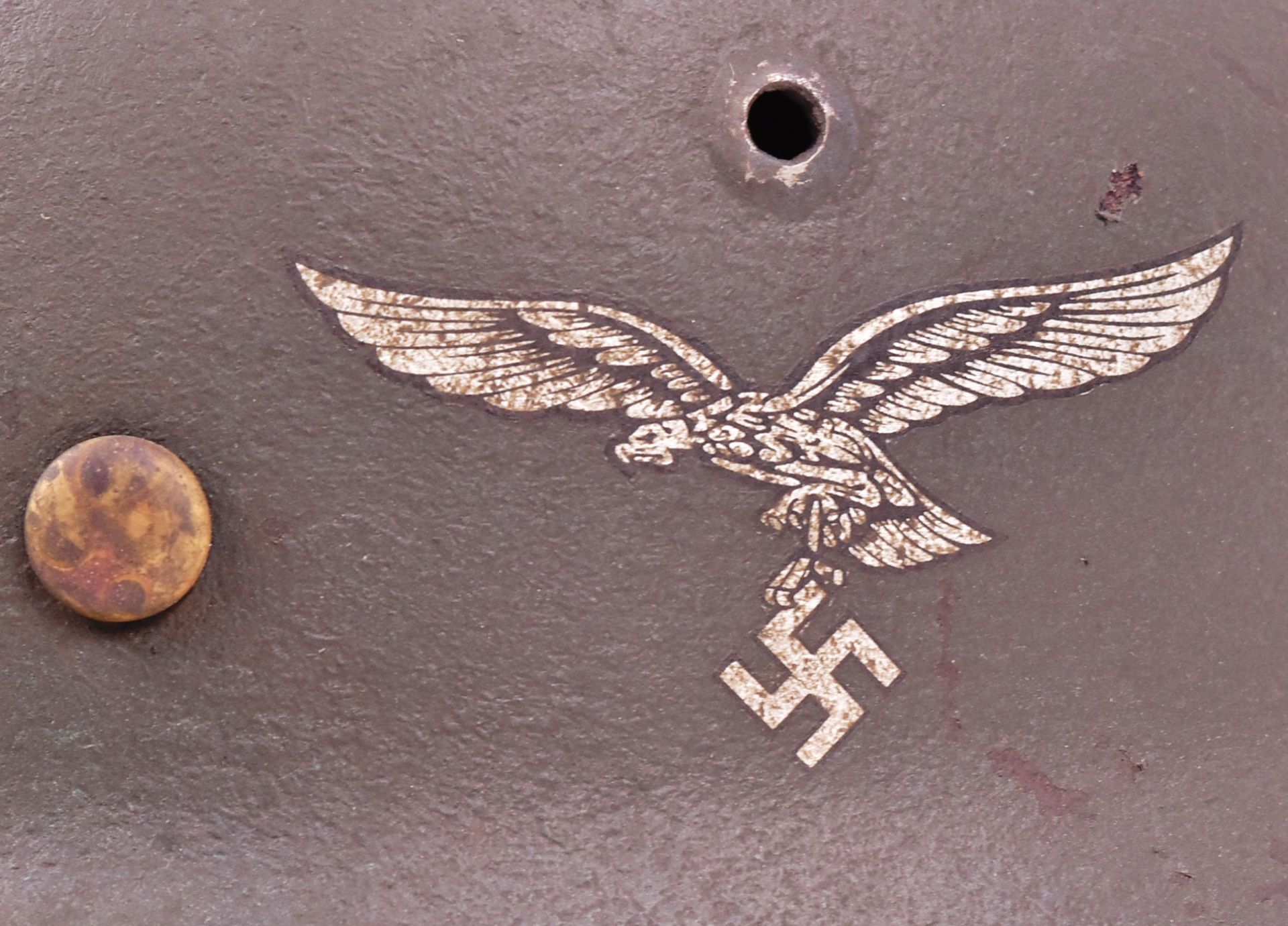 WWII SECOND WORLD WAR GERMAN THIRD REICH LUFTWAFFE HELMET - Image 4 of 5
